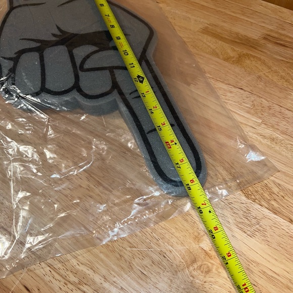 NEW Astro World 2021 Official Merch Souvenir Travis Scott Rap Foam Finger 18”x9” - Picture 4 of 6